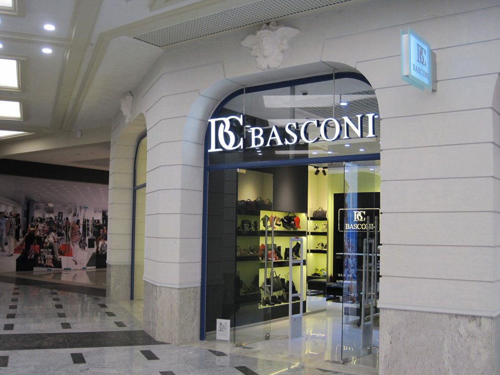 Магазин женской обуви «Basconi», объемные световые буквы